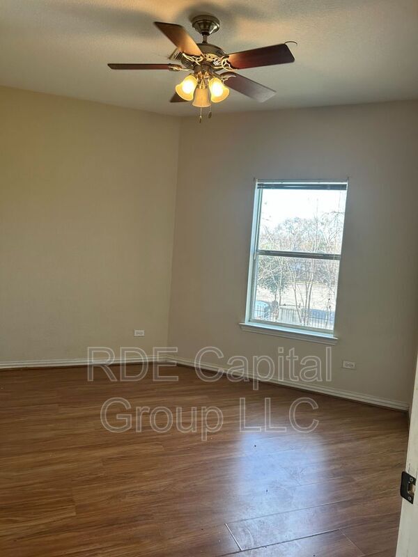 Building Photo - 5203 Bexar St