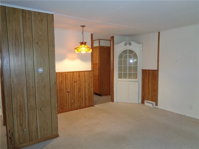 Building Photo - 209 Winding Way