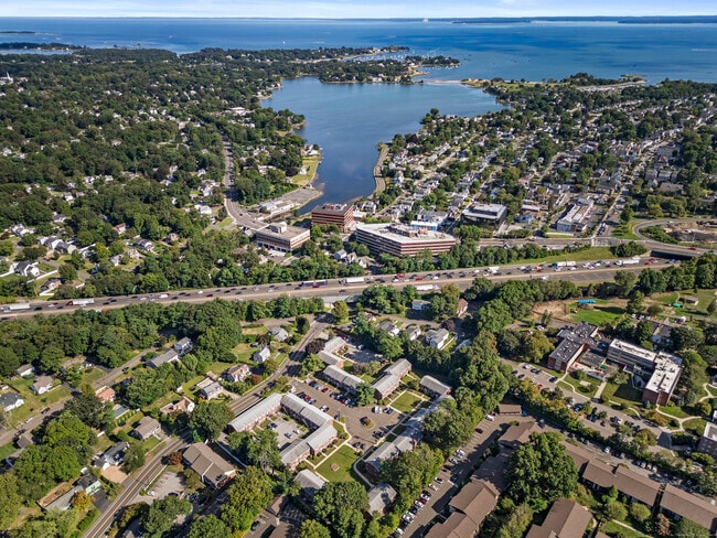 Building Photo - 17 Hamilton Ct