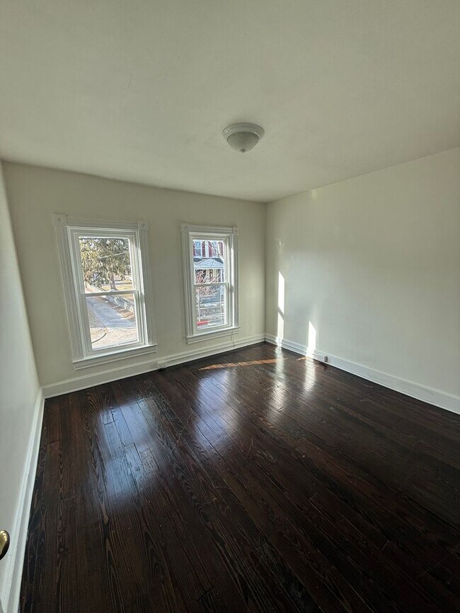 Building Photo - 62-64 Wayside Avenue