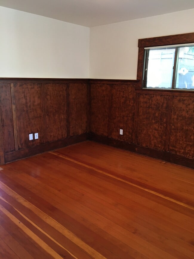 Building Photo - 514-512 Brinkerhoff Ave