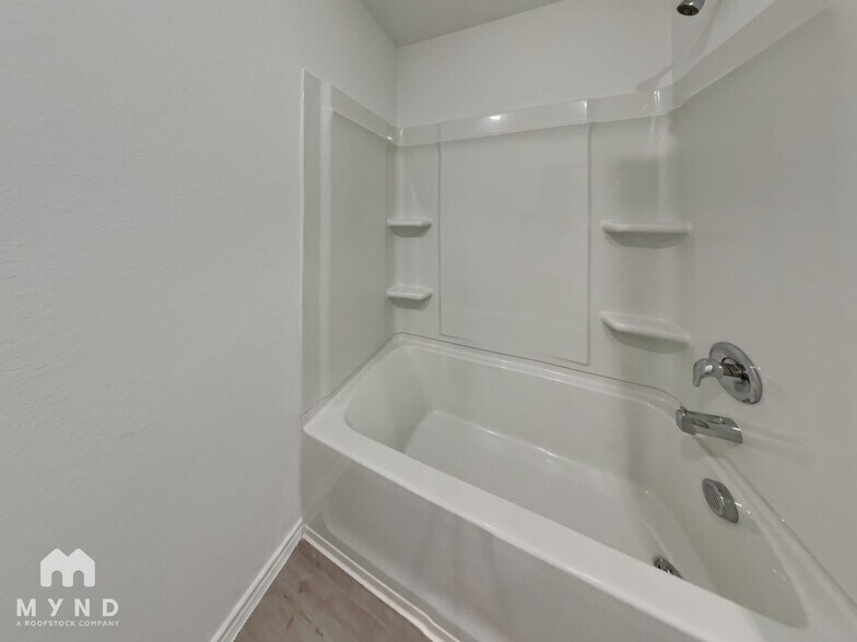 Building Photo - 14533 Payton Flts