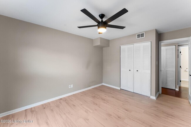 Building Photo - 320 Highwood Dr