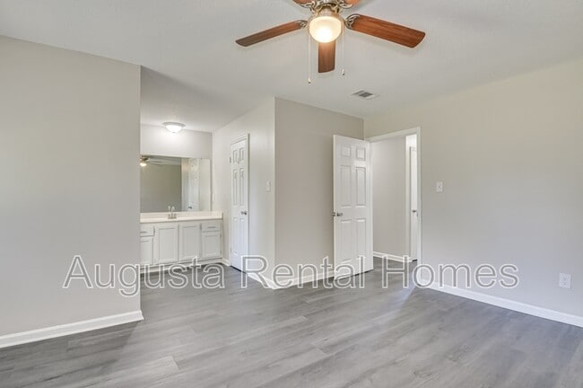 Building Photo - 2716 Cardigan Ct