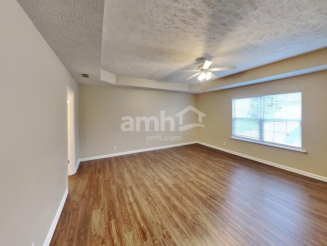 Building Photo - 7827 Rainey Dr