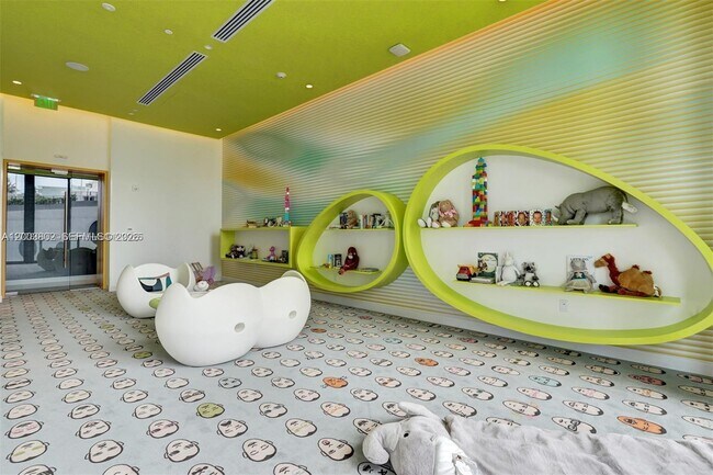 Building Photo - 501 NE 31st St