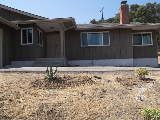 Building Photo - Fantastic Lot + View
