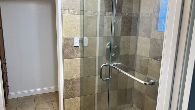 Building Photo - Long term rental with garage and large bac...