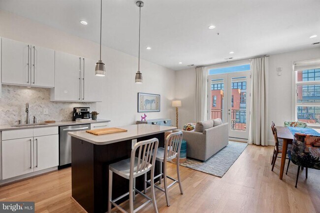 Primary Photo - 2108 10th St NW