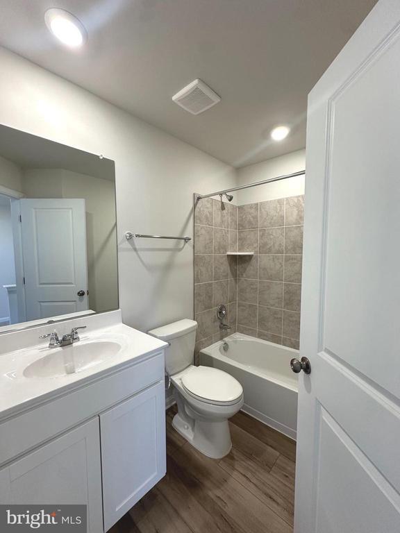Building Photo - 439 Seeback Dr