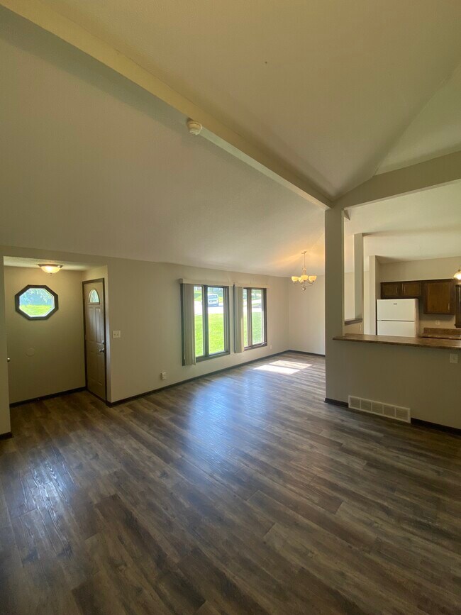 Building Photo - 3107 N 95th St