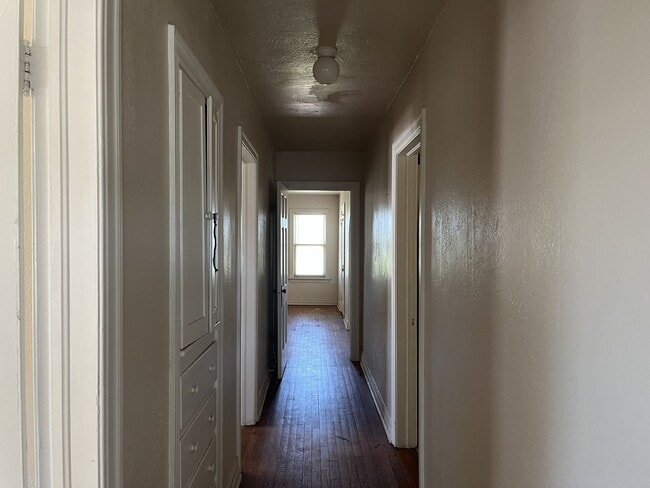 Building Photo - Charming 2-Bedroom unit in Prime Oklahoma ...
