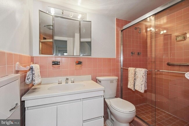 Building Photo - 4201 Cathedral Ave NW