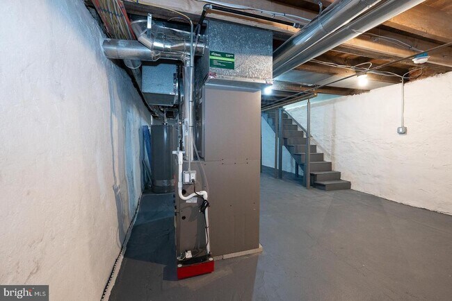 Building Photo - 145 Summit Terrace