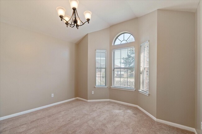 Building Photo - 2614 Maple Pl Ct