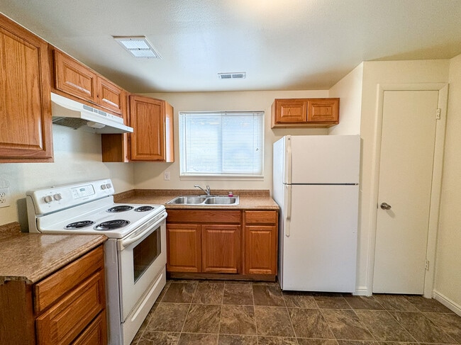 Building Photo - 359 S 150 W