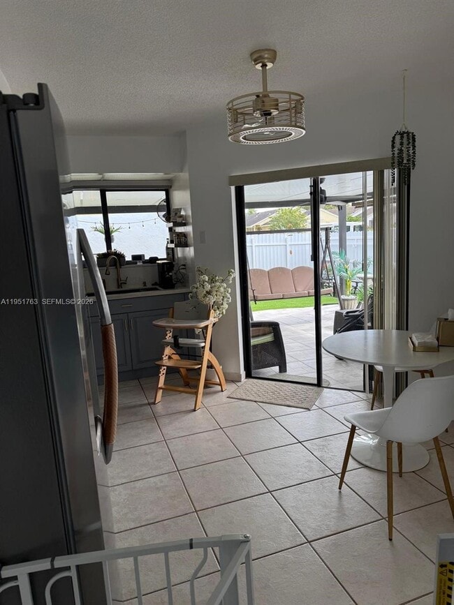 Building Photo - 1041 SW 111th Ave