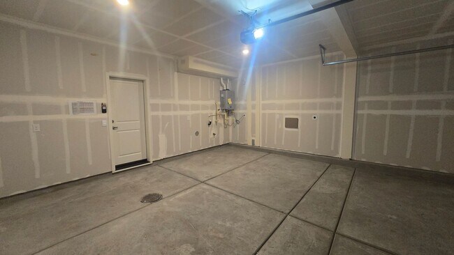 Building Photo - 5854 Altitude St