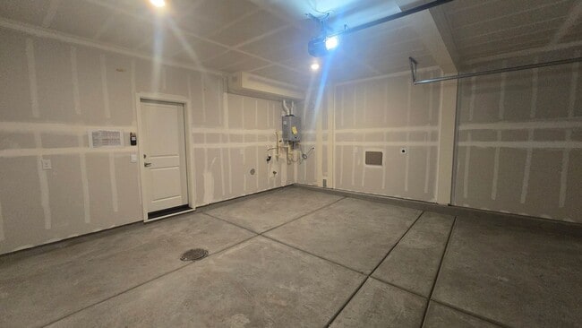 Building Photo - Brand New NW Reno Townhome
