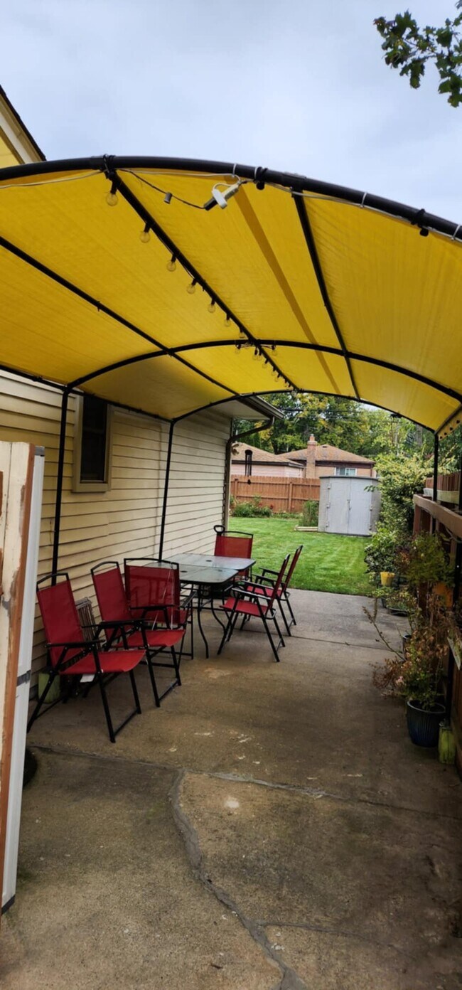 Building Photo - 32230 Ruehle Ave