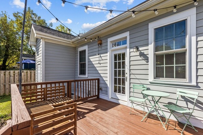 Building Photo - Gorgeous 3 Bedroom Home in Downtown Raleig...