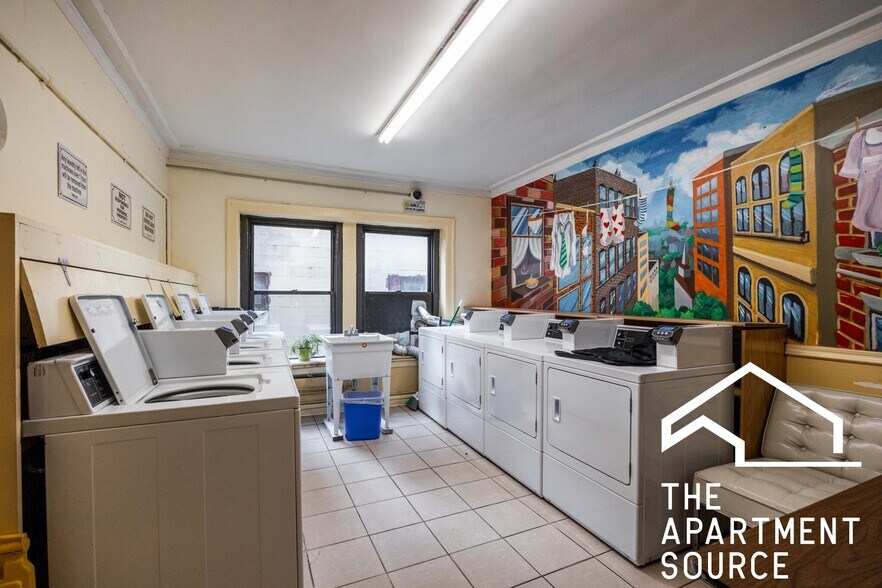 Building Photo - 1154 N Dearborn St