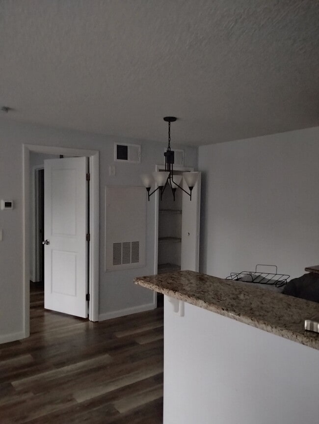 Building Photo - 2549 Grassy Point Dr