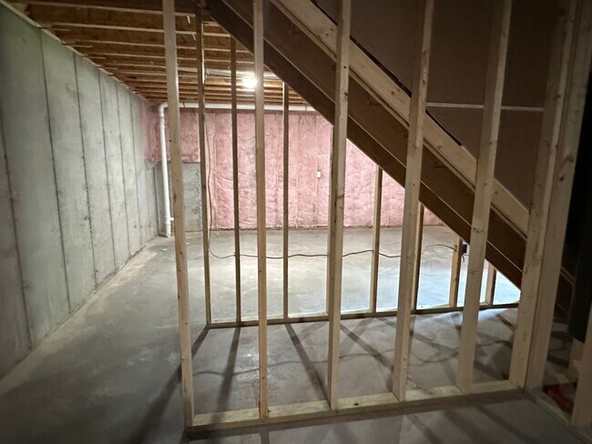 Building Photo - Now Accepting Applications – 4 BED 3 BATH | Summit Pass Subdivision | Waynesville School District