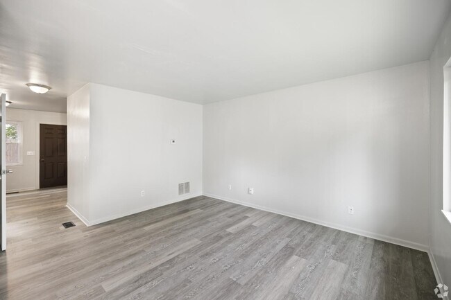 Building Photo - 3515 W Siebenthaler Ave