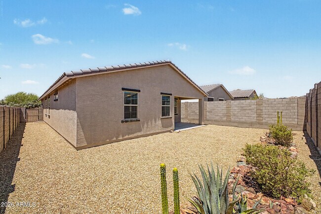 Building Photo - 17239 W Desert Sage Dr