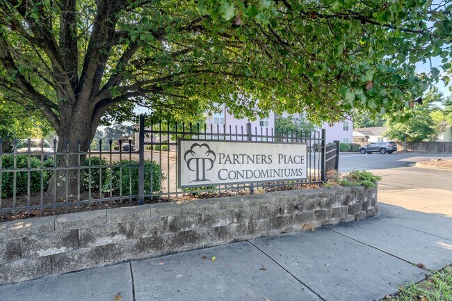 Building Photo - 3be/3ba Apartment Near Duke's Medical/Rese...