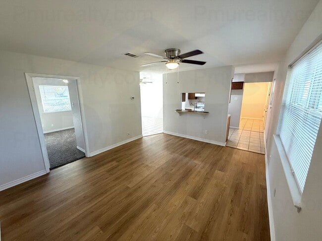 Building Photo - AVAILABLE NOW!!! Lovely 3 bedroom, 1 bath house in Duncanville