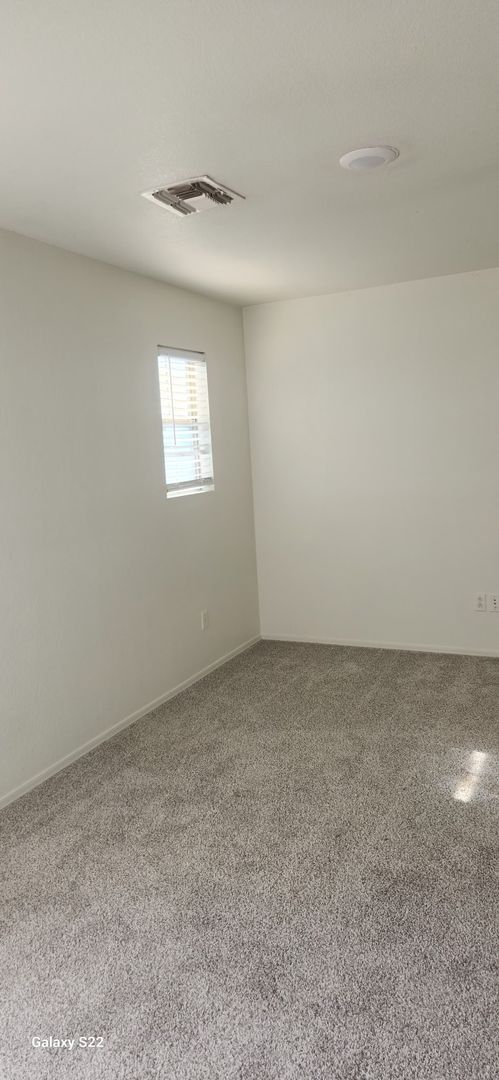 Building Photo - 3 BEDROOM IN THE SPECTRUM AT VAL VISTA