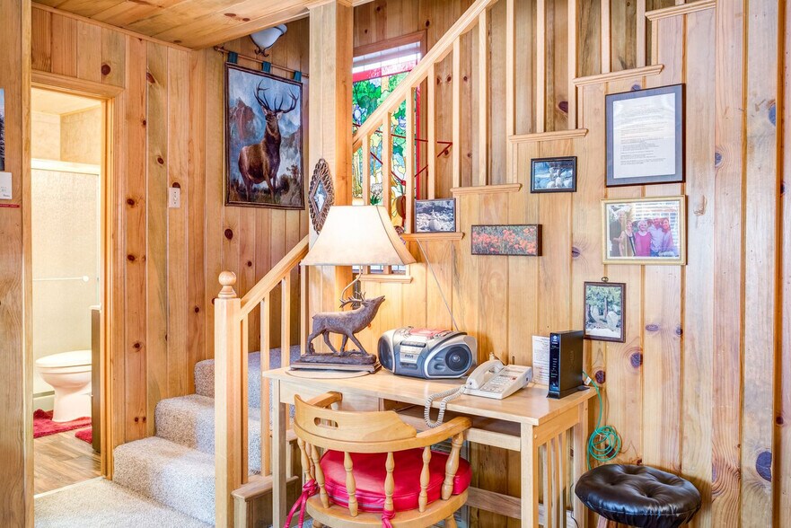 Building Photo - 8041 Woodpecker Way