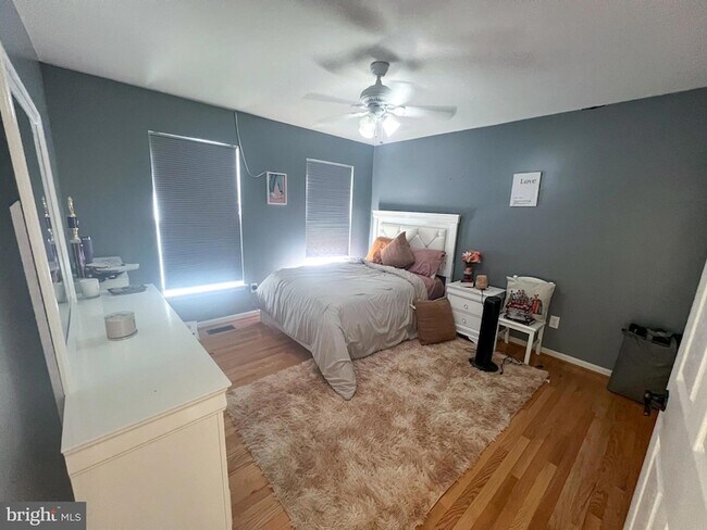 Building Photo - 144 Edgar Rd