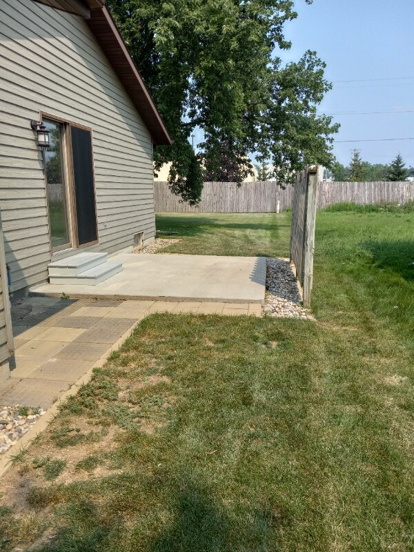 Building Photo - 1244 Primrose Ln