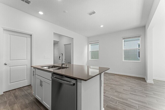 Building Photo - Available on July 10! Solar panel Spacious 3 bedroom house with all appliances included.