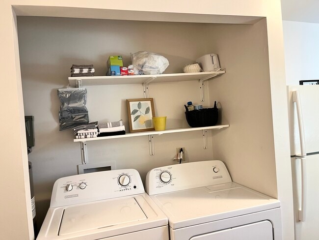 Building Photo - Rocky Court