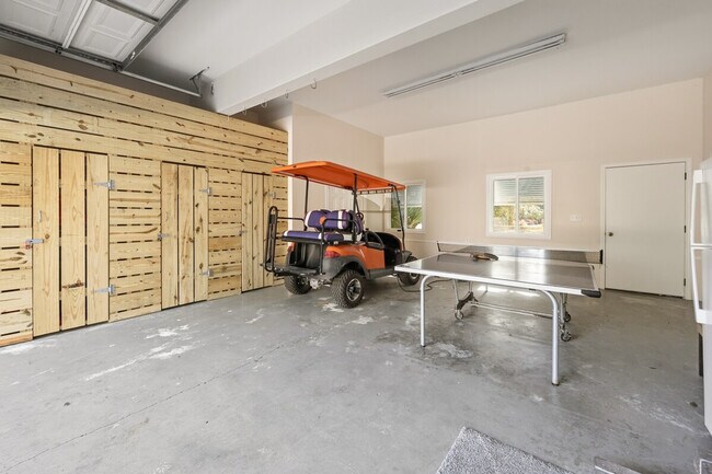 Building Photo - 162 Pioneer Loop