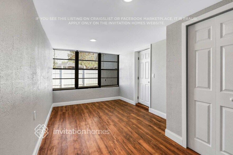 Building Photo - 11203 Shadybrook Dr