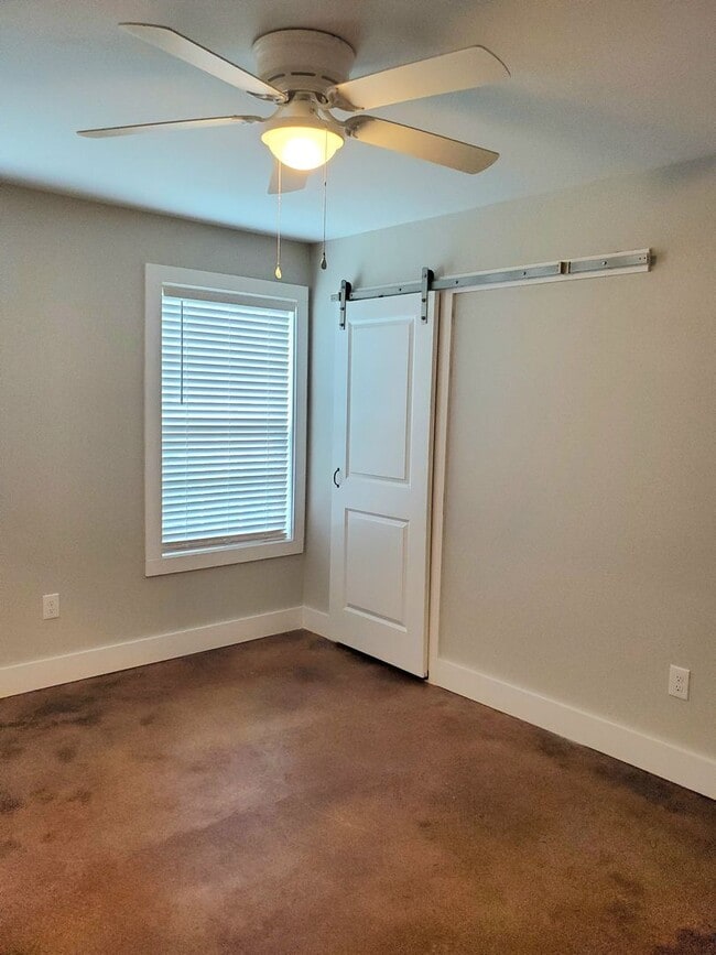Building Photo - Great 3/2 home available in Elberta