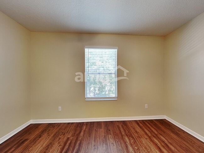 Building Photo - 2065 Home Again Rd