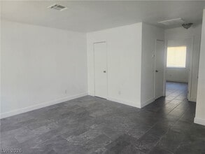 Building Photo - 3437 E Cheyenne Ave