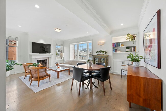 Building Photo - 1450 Greenwich St