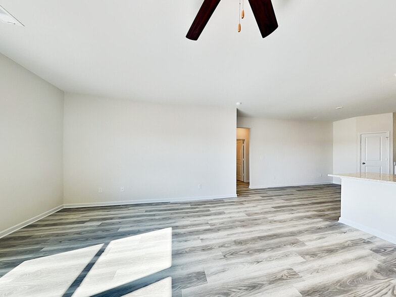 Building Photo - 1021 Claas Wy