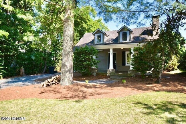 Primary Photo - 835 N Ashe St