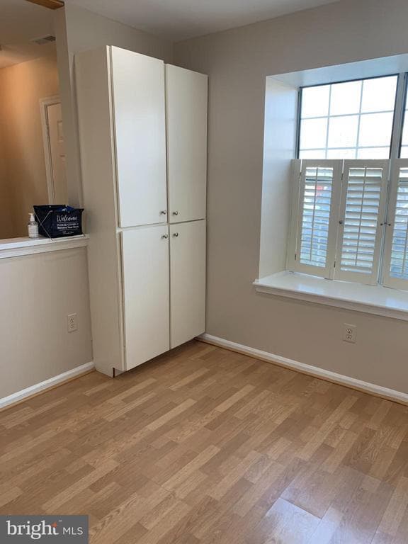 Building Photo - 300 Sedgemoor Square