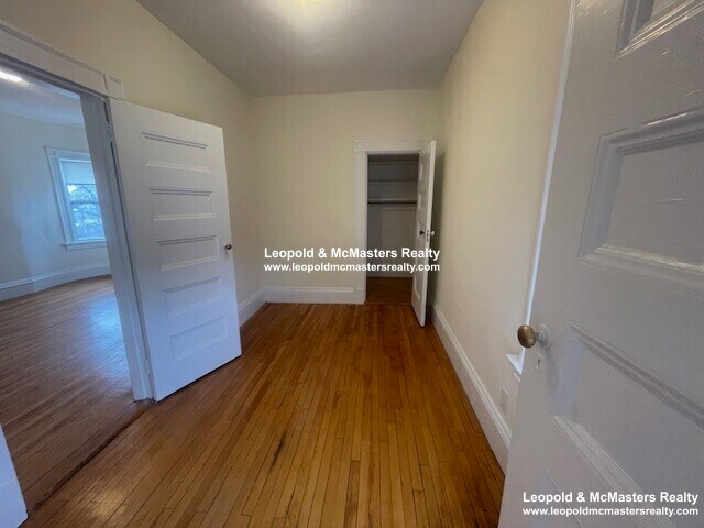 Building Photo - 2 Ware St