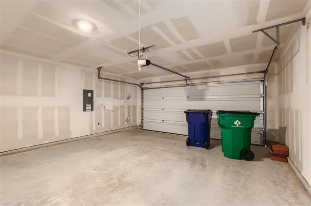 Building Photo - 9236 Flowering Dogwood Ln