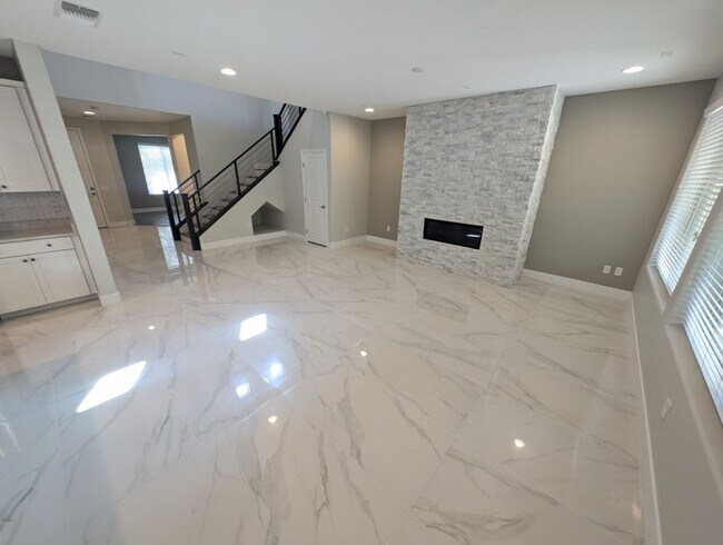 Building Photo - 3622 Portiani Dr